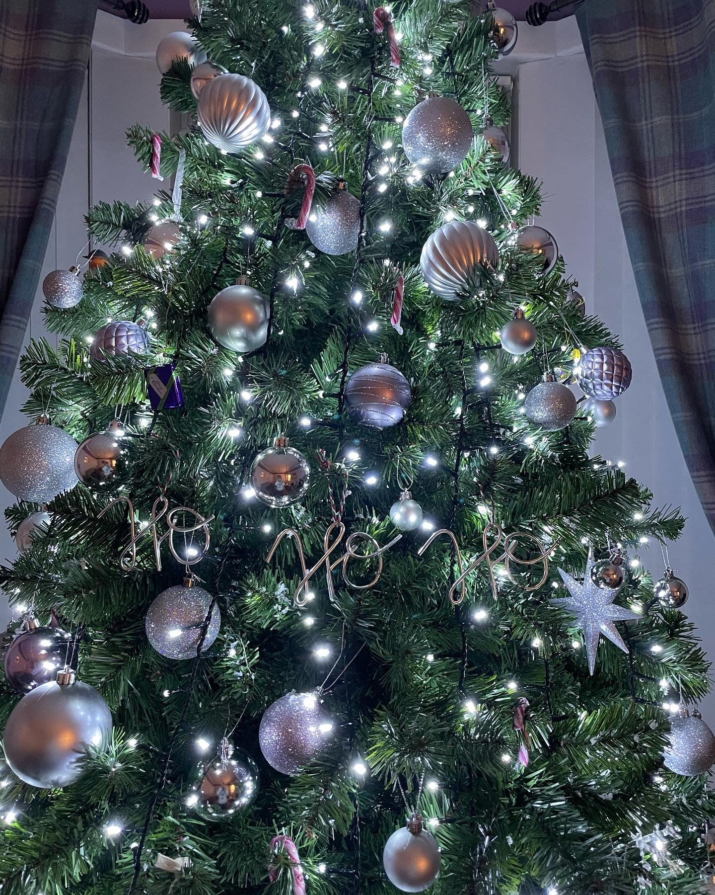 Ho Ho Ho hanging decorations